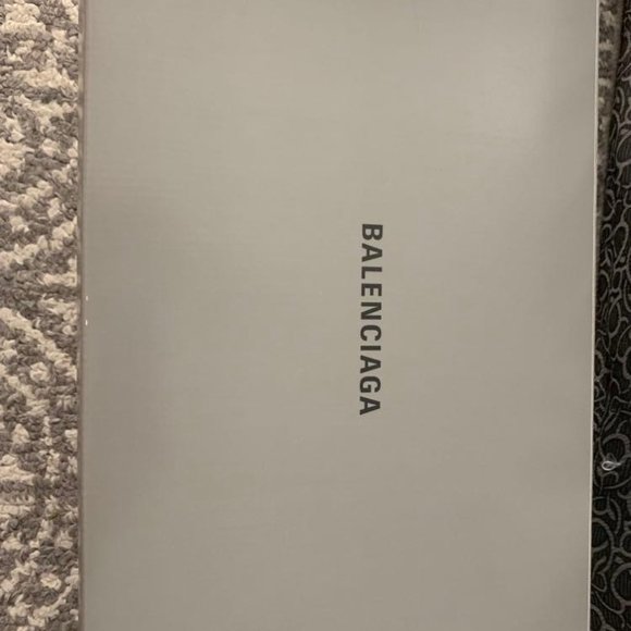 Balenciaga Triple S - Picture 10 of 13